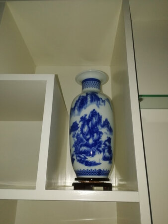 适用场景：和图片一样很漂亮，摆好后，柜子立马高大上起来，美观大方，尺寸合适，包安完好。满意