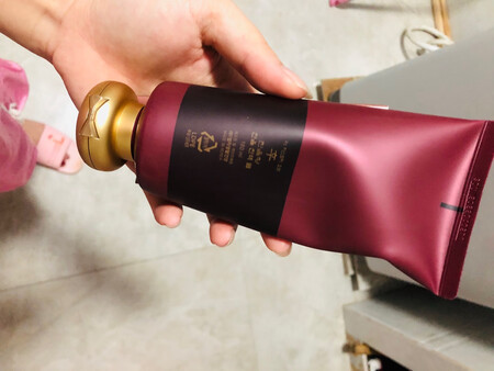 拆开包装是这个样子，心情不太好，也不知道是不是正品，为什么我跟别人的包装不一样