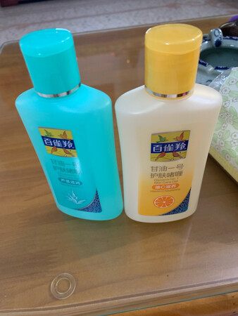 皮肤干燥过敏买来试下。
