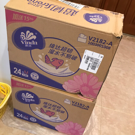 用过维达的抽纸后基本上也就蹲着这个牌子的活动了，纸张厚实，不掉屑，不粘手，湿水不宜破，不会粘的手上到处都是，细腻柔软，擦汗也不会粘在皮肤上，日常囤货，一下子买了两箱。包括其他厨房用纸、卫生纸、湿厕纸、湿巾纸现在都选择这个牌子的，希望继续做好