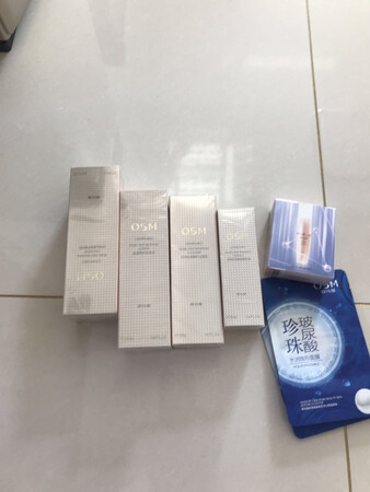 收到物有所值，还送了好多赠品之前用过感觉好用这次有活动又买了一套。