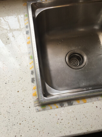 适用场景：厨房洗碗池
产品气味：无
大小尺寸：不知道
其他特色：很厚实的