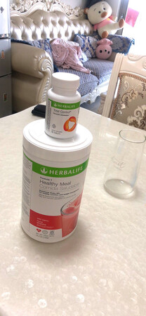 这个然脂片吃了还好没有心慌气燥的感觉，也没有特别口干舌燥，比我预料的好，我最怕吃减肥药心慌慌口干的感觉了，期待吃完一瓶的效果