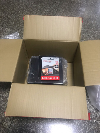 产品包装：完好
外形外观：小巧玲珑
成像效果：美丽动人
反应速度：快速
便携性能：方便
其他特色：与说明相符