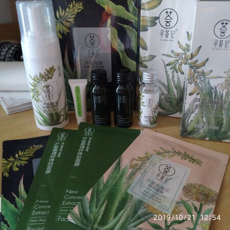 补水效果：很不错，精华很多
贴合效果：特别服帖