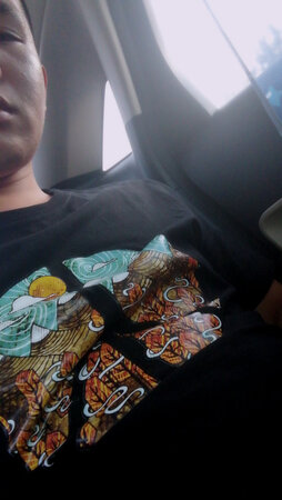 非常不错的衣服，买了三件送了朋友一件。实惠好看，夕阳很好，南极人更配吗