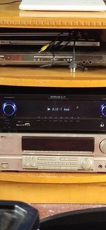 产品收到了还是很好的音响，电视都可以用唔音服务很好刚买回来了很多技术都是用卖家服务很好新产品新技术望厂家认真做好新一代产品在买之前我都在~上查看了一下技术还是可以的所以我还是认为奇声功放机好主要是老牌子一定有好技术员的。