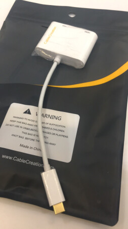 外形外观：做工很精细，没有瑕疵，质量看着很不错，手感也很好