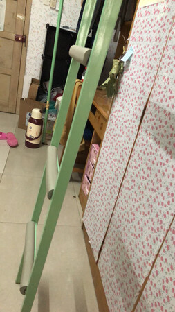 买很久了忘了评价 不是自营 所以发的特别慢 但是质量还是可以的 应该买绿色的 自己选错了 贴的时候一定要贴紧点