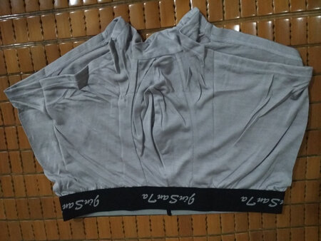 质量不错很好，标准尺码合适。穿上很舒服。