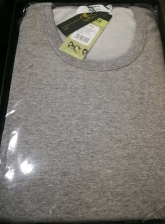 质量一般吧，厚度不是很厚！价格也有点贵，以为这个价格应该比较厚，没有预想的那么好！