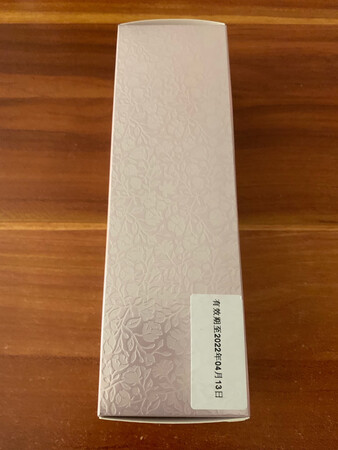 半夜一点下单，早晨就到了。京东配送时效已经无人能超越，当然了住深山老林里就另说了。产品没有任何问题，从包装到质量都很好?，大家放心购买吧。中间有个小插曲，配送时快递员把别人的物品误给了我，我也没注意，打开一看，是一大箱老抽酱油，心里还想，买了水赠品居然是酱油？！后来才发现是送错了，就联系了快递员取走