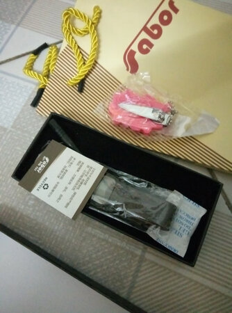 很喜欢  是真皮 先前买了伦瑞礼品店不是真皮 推荐这款值得拥有