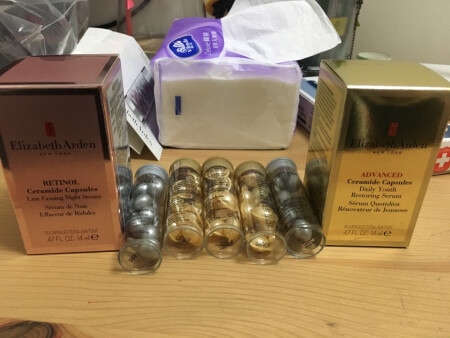 使用感受：我是混合性皮肤，t区比较由，然后两边比较干，用这一款的话是秋冬感觉特别好，因为我很干燥，用这个油的话就感觉比较滋润一点，就第2天起床还是感觉比较保湿的。也不会太油腻，因为吸收还是挺好的。
适合肤质：我认为除了油性肤质以外都合适，因为它虽然是有，但它的吸收还是很好的。
吸收效果：吸收效果很好
保湿效果：保湿效果也是不错的，秋冬用特别合适。
其他特色：一个胶囊一颗，一天也可以用一次或两次，就是对于不是频繁经常用的人来说，保鲜性很好，也很方便携带，不容易变质。