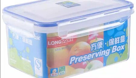 盒子很厚实，密封很好，滴水不漏。