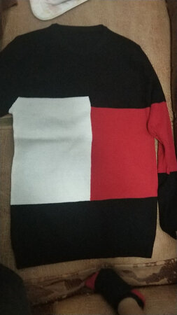 衣服挺好看的，合身，物流速度快