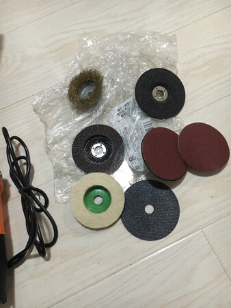 设计不错质量挺好的，还送了几个片，总之信任京东品质