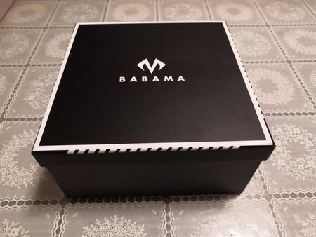 物流速度很快，帽子样式新颖，质量也很好，非常满意！