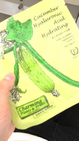 买化妆品送了两片 感觉挺好用的就买来用了 回头客啦