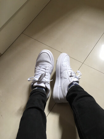 产品材质：柔软亲肤，穿着很舒服
尺码大小：如果想修身一点就买小一个号
柔软程度：柔软
上身效果：很好看也很修身