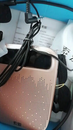 外形外观：小巧可爱
音质音效：偶尔有杂音，音量够大