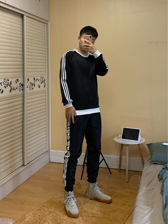 质量没得说 尺码大小都正合适 很喜欢哦 穿着舒服 物流到的很快 买了洗了就穿了了 一直很喜欢京东上边的店铺 值得推荐哦