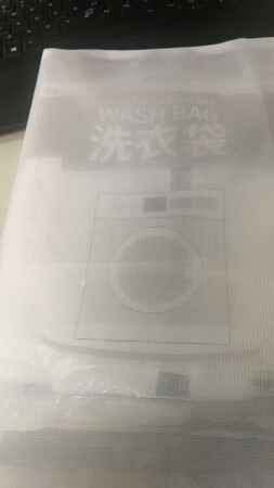 密封效果：为什么问密封效果？如果全密封了还怎么洗衣服？？？
容量大小：40×50，一般的外套能洗。
抽气体验：？？？？？？
商品质量：质量不错，材质挺结实的
厚薄程度：一般厚度，足够用。
适用场景：洗衣机洗衣服用