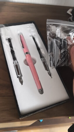 很喜欢，包装很仔细，看着就好。