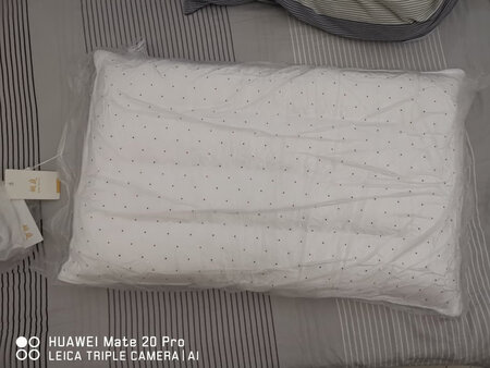 晚上枕头睡觉舒服柔软性好