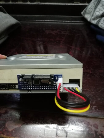 win10系统可以识别IDE光驱转换SATA，以前的光碟都能读取数据，可是，新光碟都识别不到，比如新买主板和显卡的光碟都这样，一场欢喜一场梦