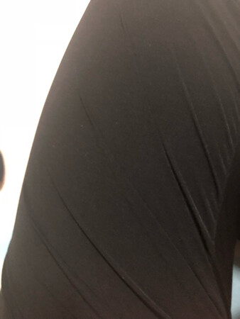 裤子非常合身舒服料子煲。 而且价钱合适确实值得购买