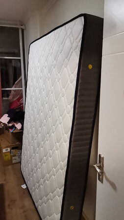 垫子还不错，这个价格性价比还是比较高的，可以发来的是个黑边的。