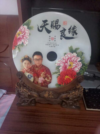 闺蜜新婚，特意定制的，很漂亮，闺蜜很喜欢