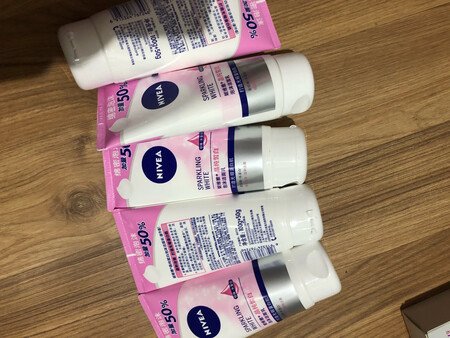 正品，泡沫细腻丰富。