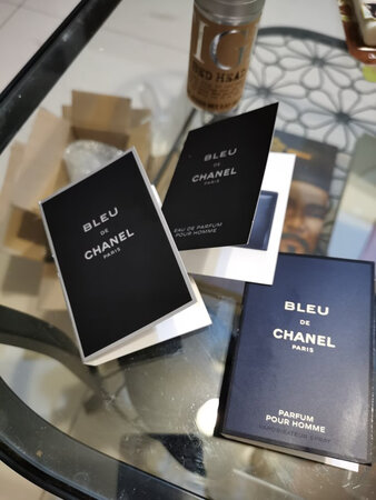 把edt，edp，parfum一次买全了，喜欢淡香，可是淡香的留香时间比较短。
浓香适合晚上，约会，聚会等等，味道重一点。