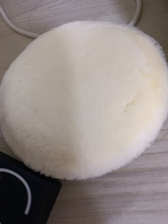 物流又慢。等了大半个月。彻底失望。80块钱的粉扑粗的和抹布一样。这质量建议慎买