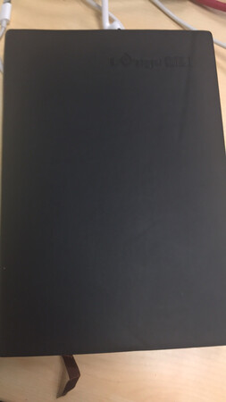 我选择的橘黄色，给我发的是黑色