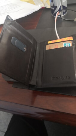 挺漂亮的，我很喜欢。满意的一次购物。高兴。
