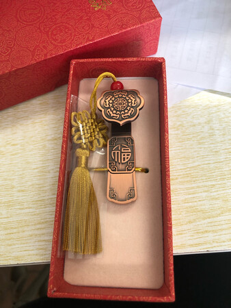 无意间看到的，收到后很好看，样式新颖独特，当作小礼物的，一下子买了四个，