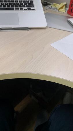 这个东西在办公室趴着和躺在椅子里还是挺方便的。