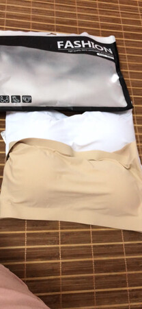 一次性买了两件，可以搭配穿吊带连衣裙啦