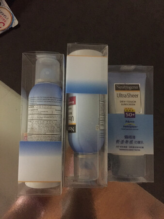 京东商城网购平台的活动真的是赶不及阿，因为要出外地度假??，上周买的是三件七折两件八折，本想买一个脸上防晒的防晒霜?。再买一个胳膊腿用的防晒喷雾，可是三件才打群折，被逼无奈只好买了2个防晒喷雾等下次出去度假??在用?，今天就成了两件6折了??真的赶不及京东的活动啊?
