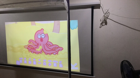 用了好久忘记评论，亮度色彩非常满意 不错