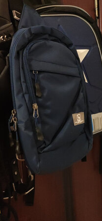 东西不错，给儿子买的，帅帅的，背上去很精干，已经出去旅游过一次