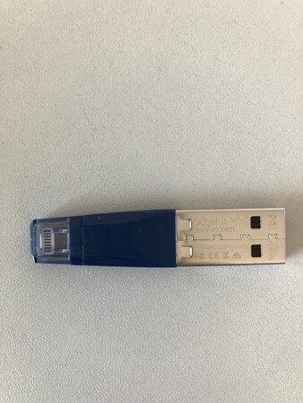 外观非常的小巧 甚至稍微有点拿不上手了 不过这更体现了它的优势所在呀。便携性就不怎么用多说了。速度没测试 不过 备份7个G左右的文件 放那大概十分 八分差不多吧      容量可以 和性价比还是很高的。最关键是解决了苹果和电脑传输问题。
