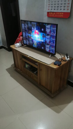 反应速度：很快
操作难易：简单
外形外观：方便易捷。
连上wifi就可以用了