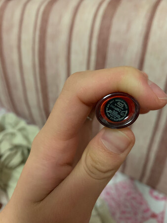 感觉不是正品 下面的字体都是模糊的！不容易上色！