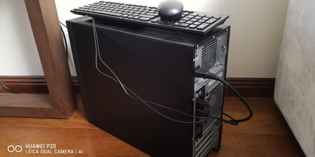 买来给刚组建的团队做项目管理和版本管理服务器，系统运行非常安静，几乎听不到风扇的声音，整机重量很轻，预装win2008 ServerR2，后面准备切成Linux系统，增加固态硬盘做系统盘，用了几天，整体感觉很满意！
