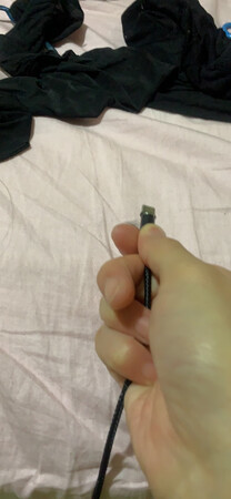 做工质感：很好很仔细想象力很丰富这个设计做工超级棒舒服?
充电速度：速度很快用啦才评价的到货后就拆来用啦，所以说不错，准备在买一根
接口类型：头可以拆卸不需要把插电头拔下来用的时候直接接上去就可以啦因为是磁铁口设计方便还不会伤手机，喜欢太喜欢了
发热程度：充电的过程中没有感觉到机体发热的现象，我边充边玩手机没有感觉到热赞
其他特色：线的头尾的地方还有一个小亮点哦太爱了不知道现在买有没有优惠啦????
