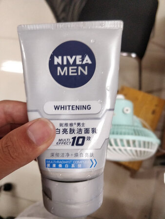 第二次购买了，用着很不错，洗完脸很清爽不腻